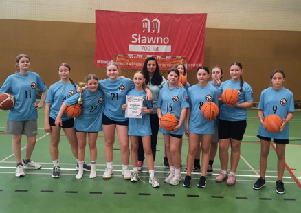 Brąz dla dziewcząt w MP w mini piłce koszykowej